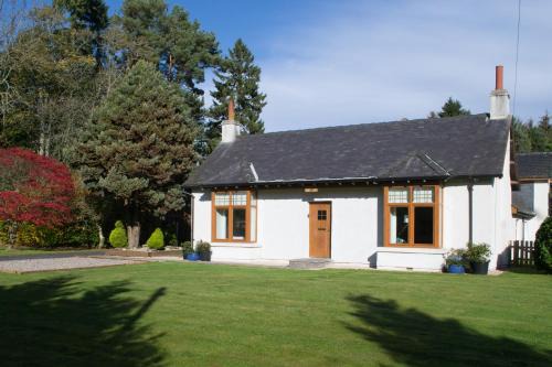 Rattray House | Millbank Cottage