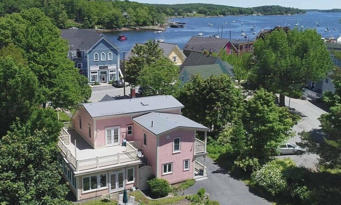 Mahone Bay Bed & Breakfast | Miller House By the Bay