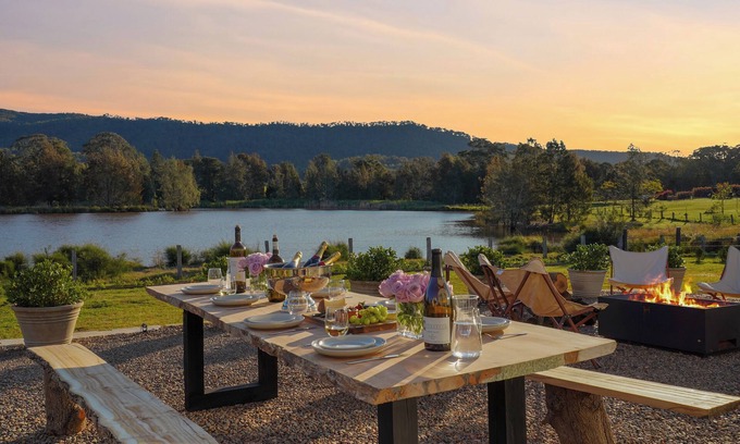 Millfield House | MILLFIELD WATERS Luxury Hunter Valley Accommodation AMAZING WATER MOUNTAIN VIEWS