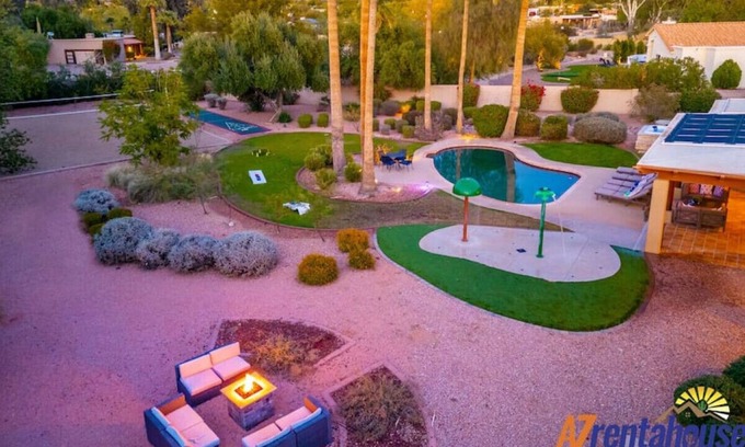 Cactus Acres House | Million Dollar Resort Backyard Volleyball Spshpad