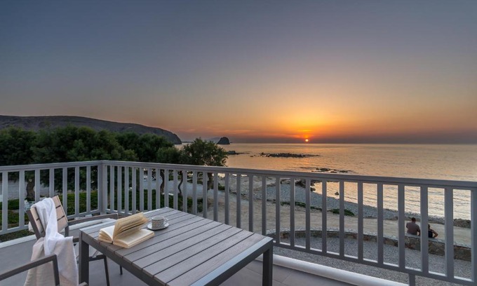 Apollonia Apartment | Milos Waves Luxury Apartments