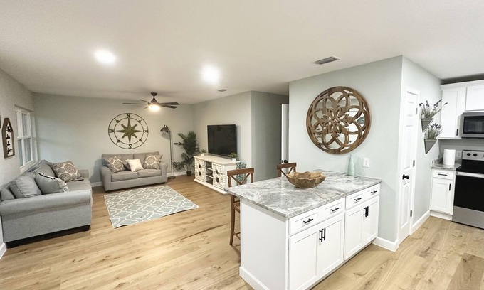 Milton House | Milton's Remodeled Cozy Retreat- 30min to Beaches and 4 min to Blackwater River