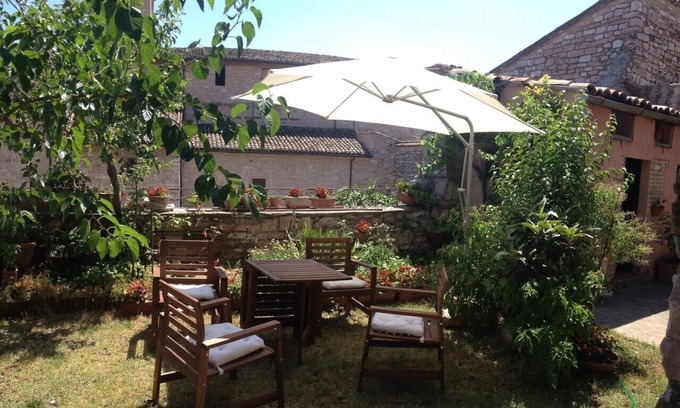 Spello House | MIMOSA HOUSE with garden in the historic center of Spello
