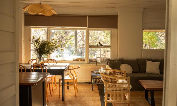 Murrah Apartment | Mimosa Wines