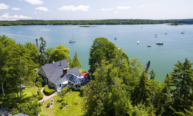 Harpswell House | Mingo Cove - Beautiful 6BR, 4BA home with panoramic views of Harpswell Sound