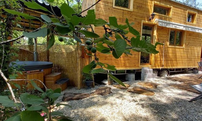 Figeac House | Mini maison tiny house et son bain nordique