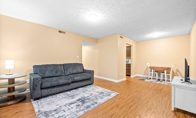 Clarksville Apartment | Minimalist, Pet Friendly, Exit 1- weekly, monthly discount