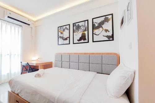 Pinang Apartment | Minimalist Studio at Sky House Alam Sutera Apartment By Travelio