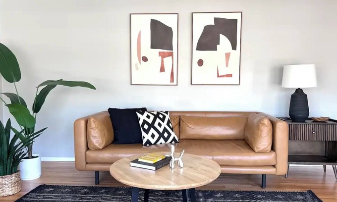 Edina House | Minneapolis/Edina Duplex - Entire home in Edina, Minnesota, United States