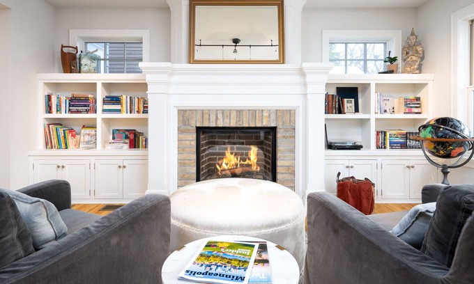 Excelsior House | MINNeSTAY* Gideon's Retreat-Excelsior | Sauna | Fun | Stylish