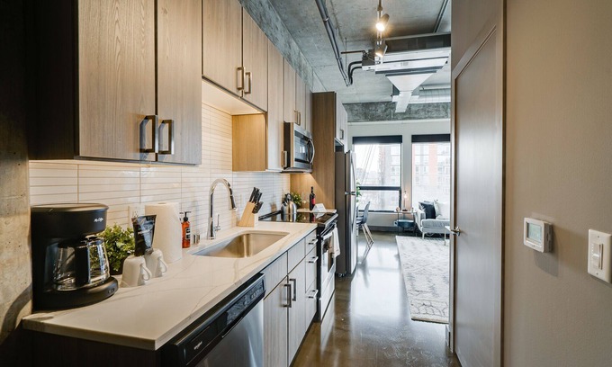 Warehouse District Apartment | MINNeSTAY* Sable 301 | Studio