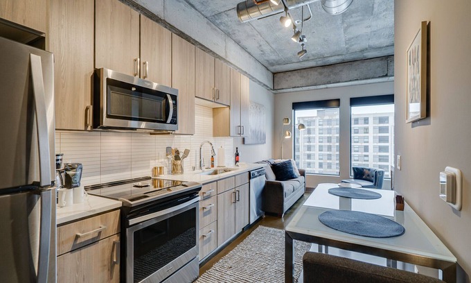 Warehouse District Apartment | MINNeSTAY* Sable 507 North Loop