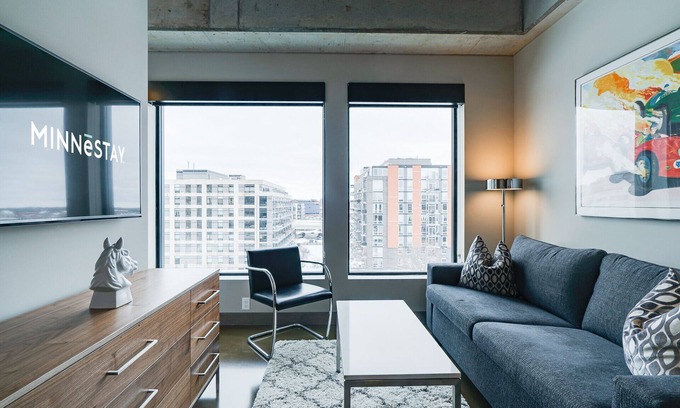 Warehouse District Apartment | MINNeSTAY* Sable 602 North Loop |