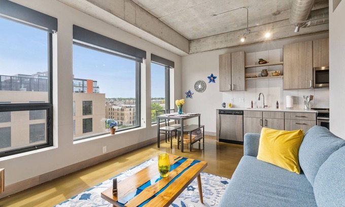 Warehouse District Apartment | MINNeSTAY* Sable 604 One Bedroom |