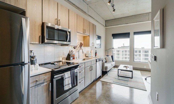 Warehouse District Apartment | MINNeSTAY* Sable 806 | Biz Travel