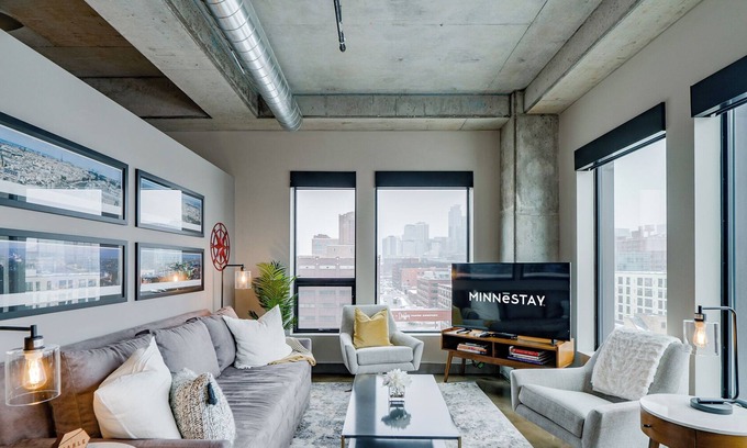 Warehouse District Apartment | MINNeSTAY* Sable 807 - One Bedroom | Skyline Views