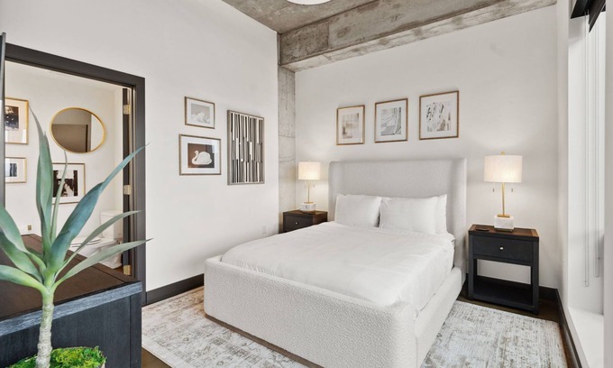 Warehouse District Apartment | MINNeSTAY* Sable 902 - Penthouse | North Loop | Skyline Balcony | Target Field