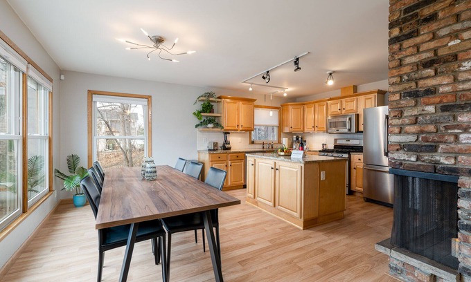 Linden Hills House | MINNeSTAY*The Retreat at Linden Hills