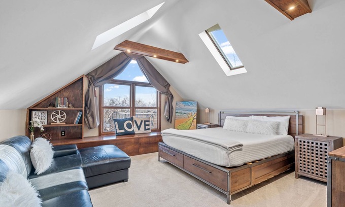 Kingfield House | MINNeSTAY* Urban Retreat