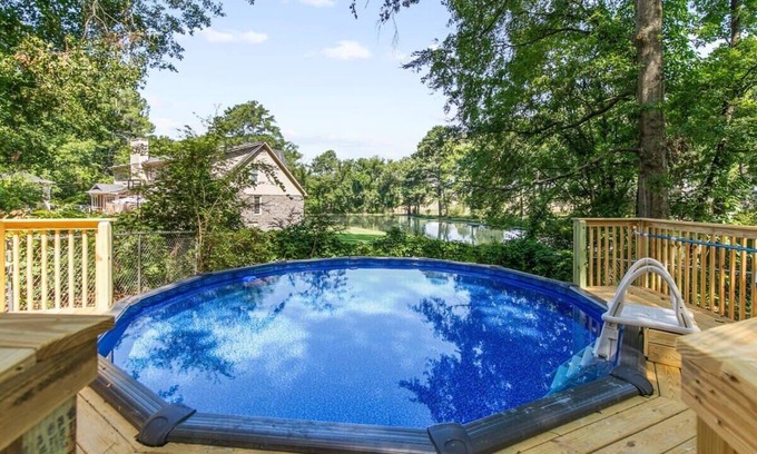 Crestline Heights House | Mins to Airport-Pool- Lake View-Newly Renovated!