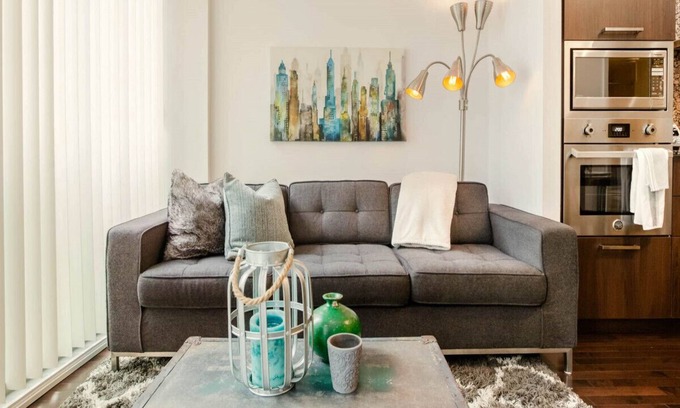 Central Waterfront Apartment | Mins to CN tower, Scotiabank Arena, Rogers Centr