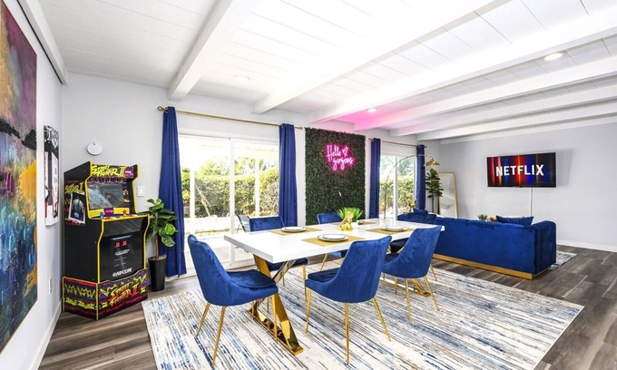 Riverview West House | Mins to Disney! Luxury 4BD Insta Wall & Game Room