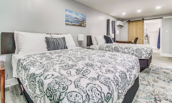 West Pensacola House | Mins to Downtown & the Beach! Myrtle Two-Suites!