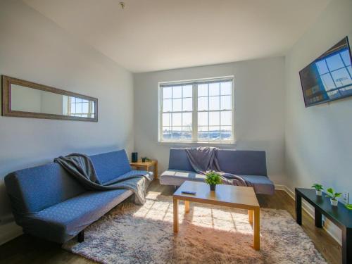 Hackensack River Waterfront Apartment | Mins to NYC, Exceptional Modern 2Bedroom Apt