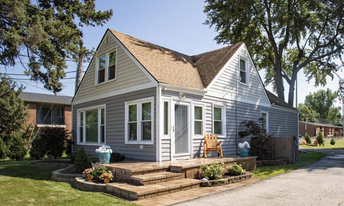Roseville House | minutes away from Lake St. Clairnparking for boats/trailersnweekly/monthly rates