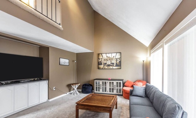 Derry House | Minutes from all you need