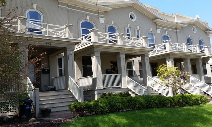 Midtown House | Minutes from Downtown! Family-sized Townhome in Blackstone