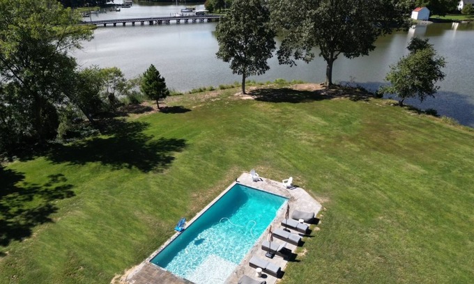 Unionville House | Minutes from Downtown St. Michaels | Pool | Pickle Ball Court | Private Dock | K