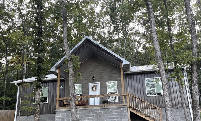 Edgemont Cottage | Minutes from Janssens and Devil’s Fork