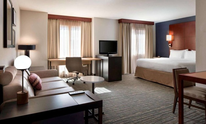 South Scottsdale Apartment | Minutes from Phoenix Art Museum! Free Breakfast, Pool, and Pets are Welcome!