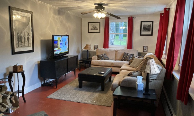 West Valley House | Minutes from the heart of Ellicottville! Beautiful 4 bedroom, sleeps 10.