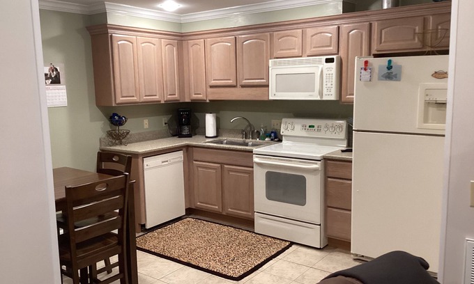 Grenada Apartment | Minutes to Grenada Lake, Restaurants, and Golf Courses.