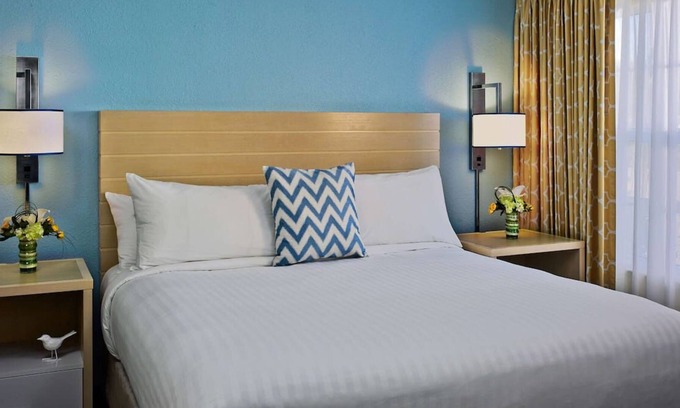 Houston House | Minutes to Space Center Houston, FREE Parking, Pool, Pet-Friendly Property!