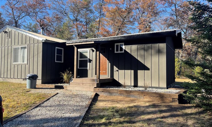 Lewiston House | Minutes to town or very peaceful woods retreat! Close to trails and golf.