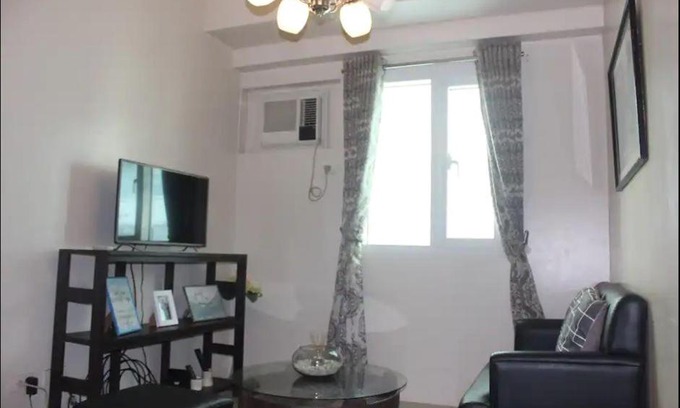 Legazpi Village Apartment | MiO Suites - The Beacon