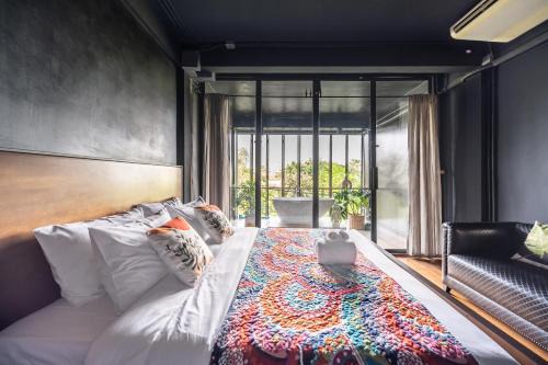 Phra Khanong Nuea Villa | MIQ Ekkamai2 3BR Designer home Oval Bathtub 15pax