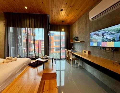 Nai Harn Apartment | Mira Naiharn, Minimalist Design & Mountain View at Relife Windy