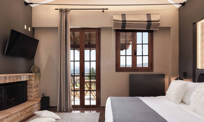 Kalavrita Apartment | Mirada by GM Luxury Suites