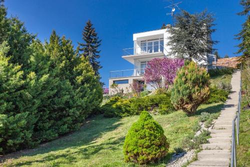 Balatonakarattya Villa | Mirador Balaton design Villa