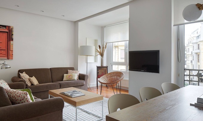 Gros Apartment | Mirakruz H by FeelFree Rentals