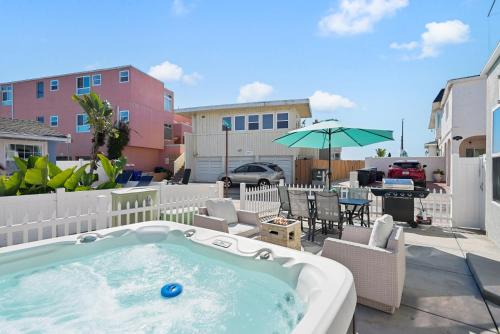 South Mission Beach House | Mission Paradise - Spa, Pet Friendly, Steps2Sand