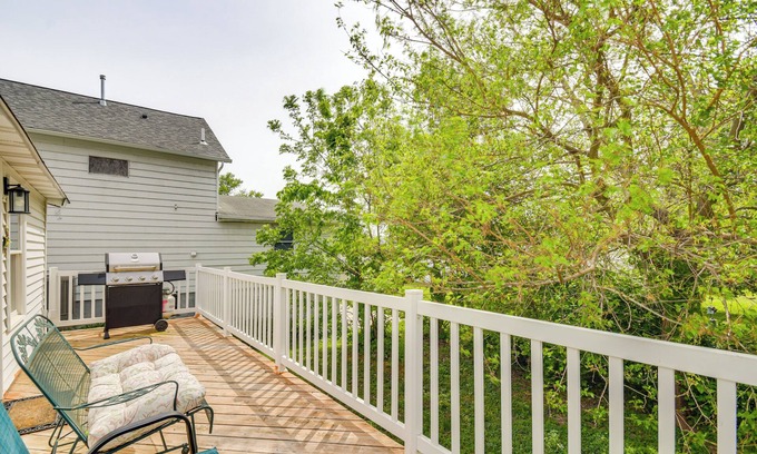 Port Byron Cottage | Mississippi River Retreat w/Views: Walk to Water