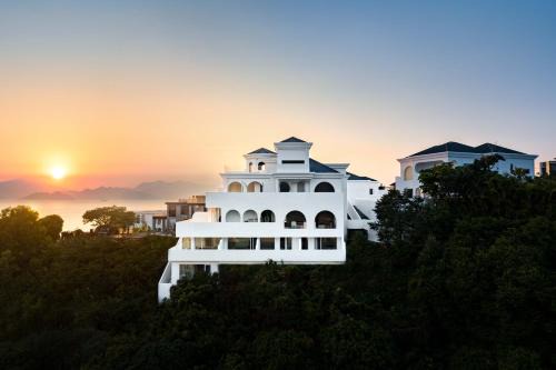 Dapeng Hotel | Miyue Shenzhen Blue and White Holy Island Cliff Pool Hotel