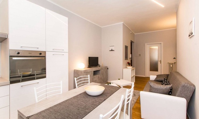 Parella Apartment | MM Pozzo Strada Terrace Apartment