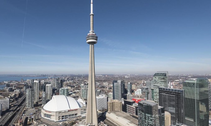 Toronto Entertainment District Apartment | MMG Executive Suite - VIEWS FROM THE TOP