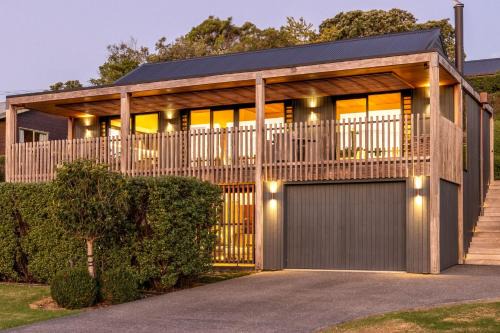 Blackpool House | Moa Whare - Stay Waiheke
